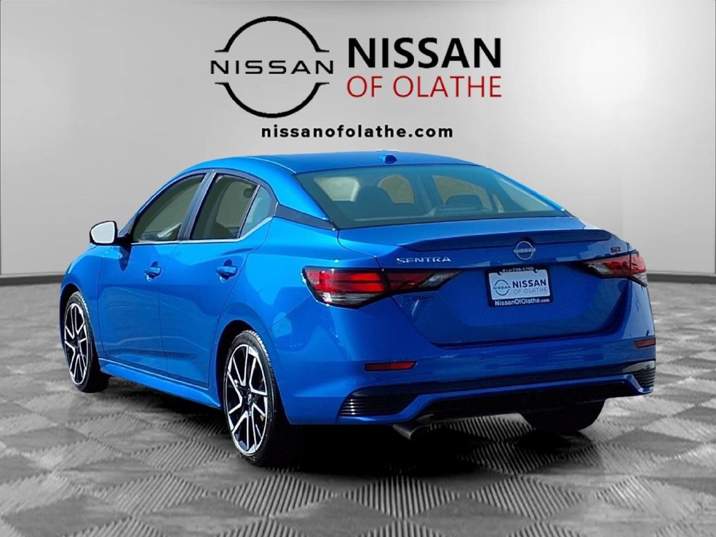 Used 2025 Nissan Sentra SR FWD image 5