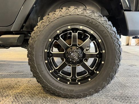 Used 2013 Jeep Wrangler Unlimited Sahara w/ Connectivity Group AWD/4WD image 33