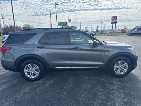Used 2024 Ford Explorer XLT w/ Equipment Group 202A image 6