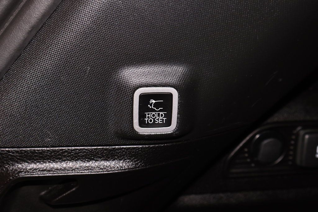 Used 2024 Jeep Grand Cherokee Limited AWD/4WD image 38