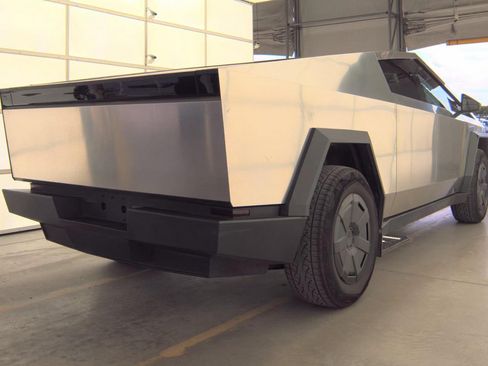 Used 2025 Tesla Cybertruck AWD Crew Cab image 2