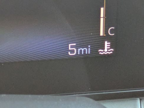 New 2025 Chevrolet Trax LT w/ Driver Confidence Package image 22