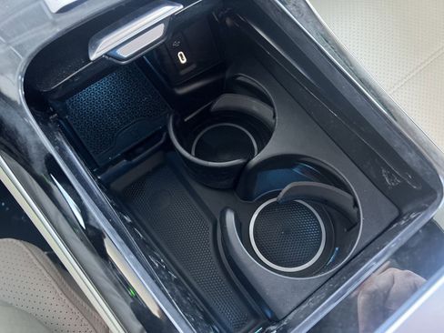 Certified 2025 Mercedes-Benz GLC 300 image 42