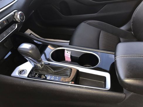 Used 2024 Nissan Altima 2.5 SV image 20