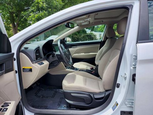 Used 2018 Hyundai Elantra Value Edition FWD image 4