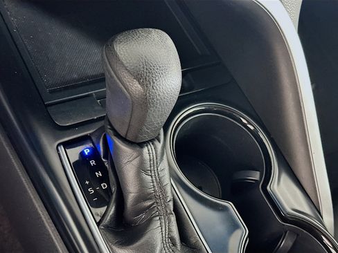 Used 2018 Toyota Camry LE image 23