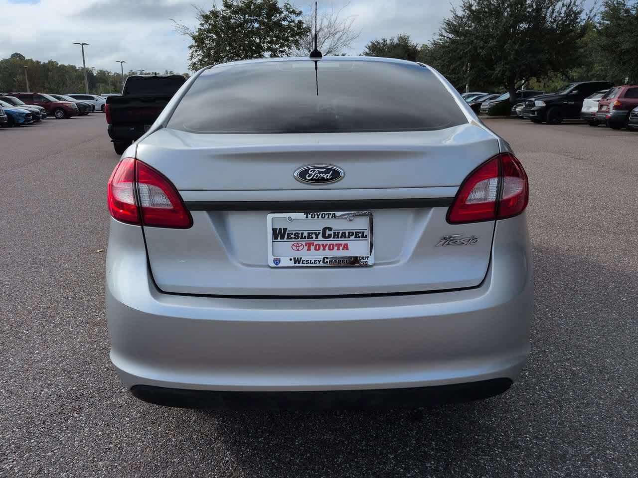Used 2013 Ford Fiesta S FWD image 5