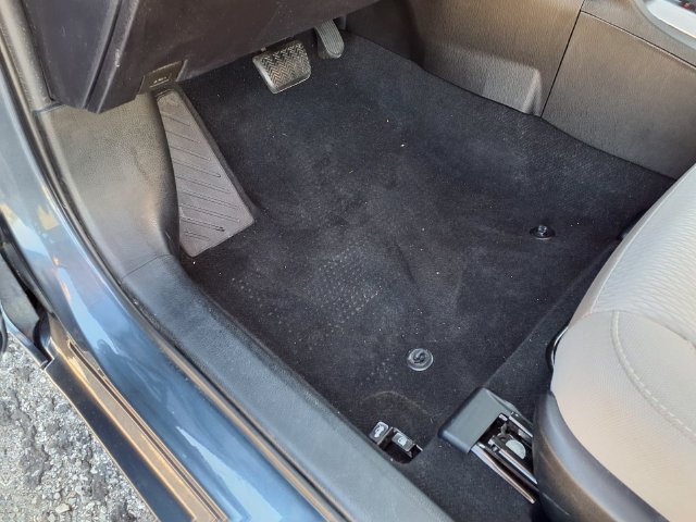 Used 2017 Toyota Corolla LE w/ Carpet Mat Package (TMS) FWD image 20