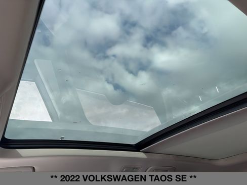 Used 2022 Volkswagen Taos SE w/ Panoramic Sunroof Package image 28