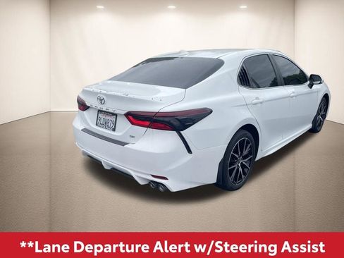 Used 2024 Toyota Camry SE FWD image 10