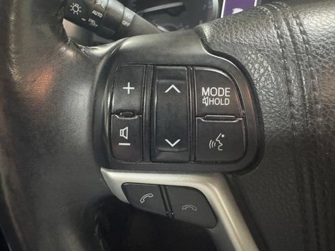 Used 2017 Toyota Highlander XLE AWD/4WD image 17