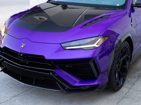 Used 2024 Lamborghini Urus Performante AWD/4WD image 3