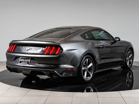 Used 2017 Ford Mustang Coupe RWD image 10