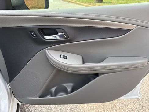 Used 2016 Chevrolet Impala LS image 27