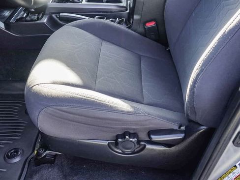 Used 2019 Toyota Tacoma TRD Sport image 19