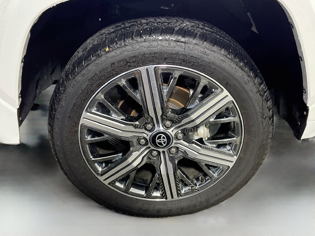 Used 2025 Toyota Tundra Capstone AWD/4WD image 10