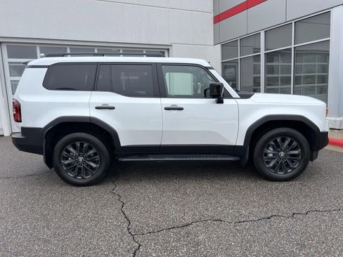 Used 2024 Toyota Land Cruiser w/ Premium Package image 9