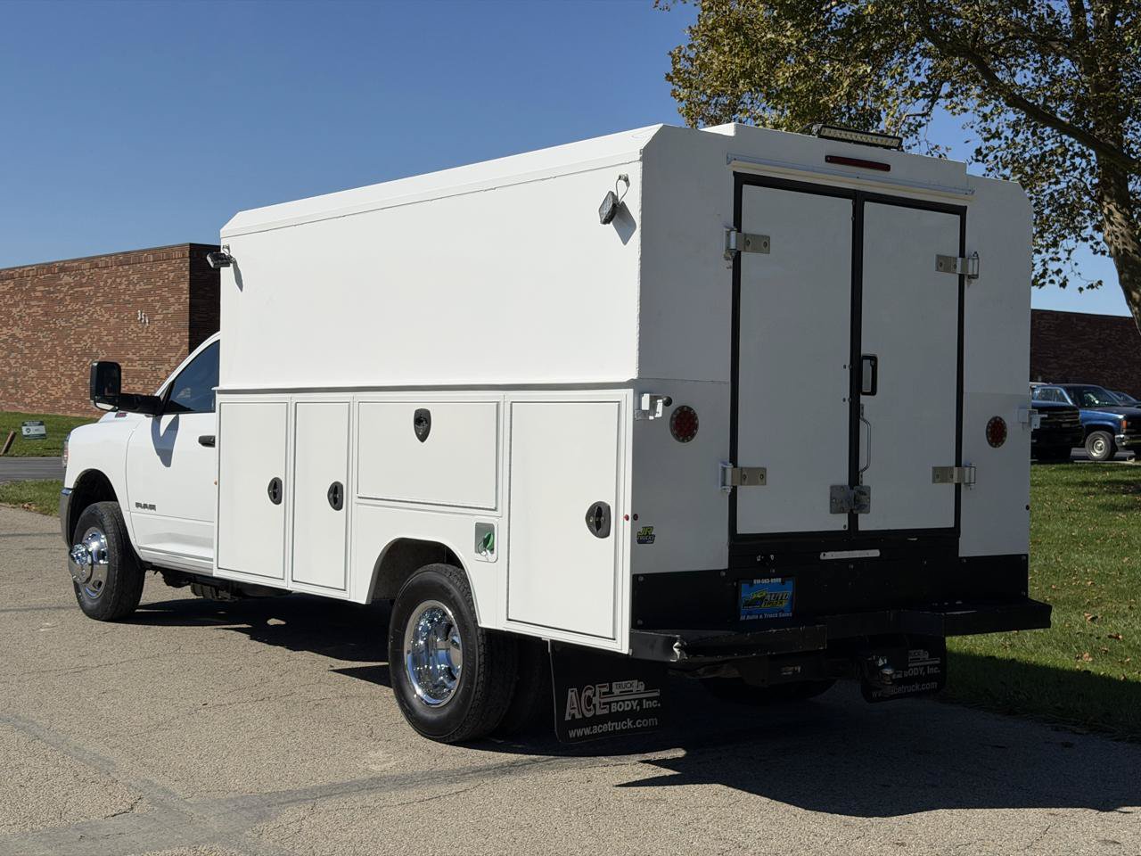 Used 2021 RAM 3500 Tradesman w/ Chrome Appearance Group AWD/4WD image 4