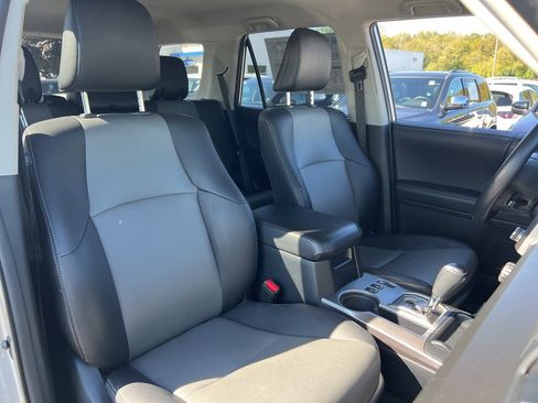 Used 2022 Toyota 4Runner SR5 Premium image 26