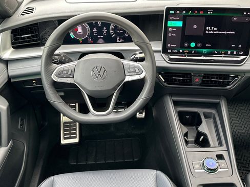 New 2026 Volkswagen Tiguan SE R-Line FWD image 12