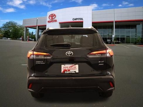 Used 2024 Toyota Corolla Cross XLE w/ Convenience Package AWD/4WD image 3