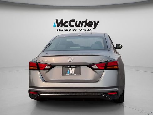 Used 2024 Nissan Altima 2.5 SV FWD image 6