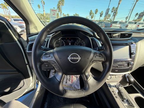 Used 2023 Nissan Murano SV image 12
