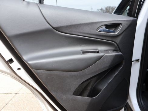 Used 2018 Chevrolet Equinox LT image 18