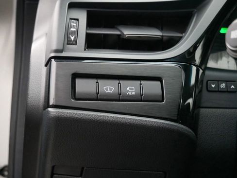 Certified 2025 Lexus ES 300h Ultra Luxury w/ Accessory Package (Z2) image 18