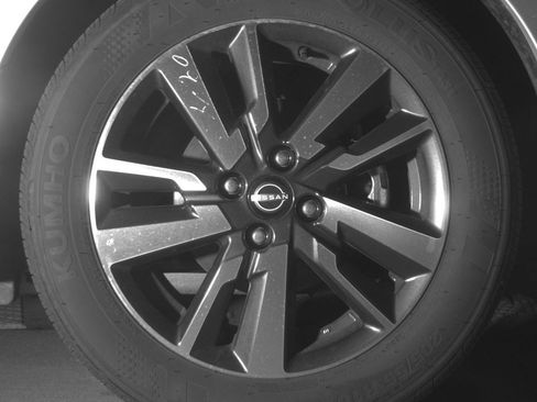 Used 2025 Nissan Versa SV FWD image 13