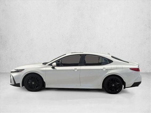 Used 2025 Toyota Camry SE FWD image 9