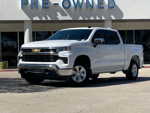 Used 2025 Chevrolet Silverado 1500 LT image 2