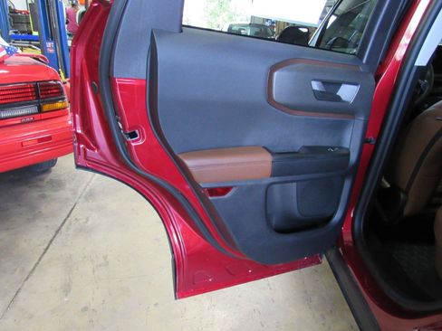 Used 2025 Ford Bronco Sport Outer Banks AWD/4WD image 25