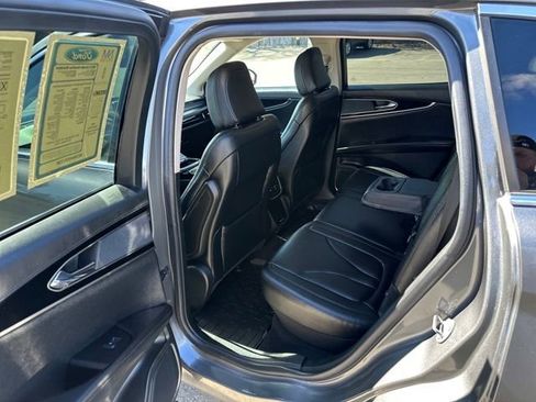 Used 2023 Lincoln Nautilus AWD image 24