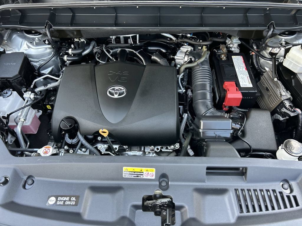 Used 2021 Toyota Highlander Platinum FWD image 31