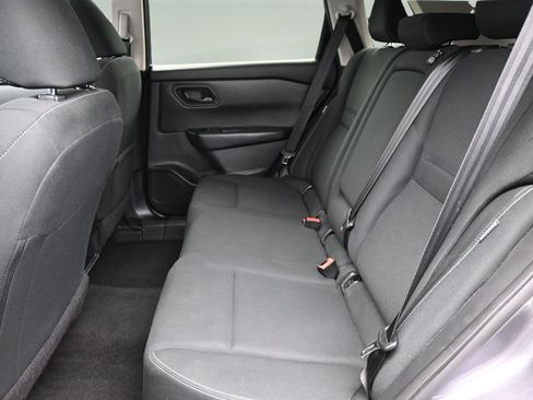 Used 2024 Nissan Rogue S FWD image 11