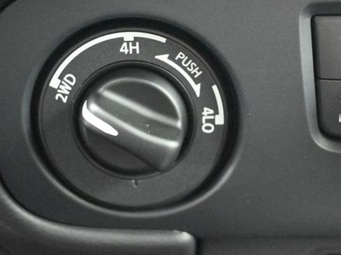 New 2026 Nissan Frontier SV w/ SV Convenience Package image 4