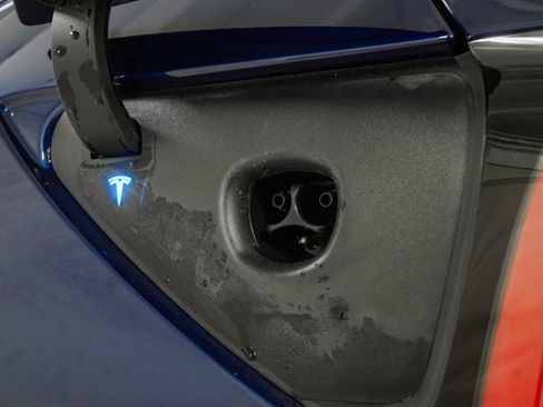 Used 2023 Tesla Model Y Long Range AWD/4WD image 19