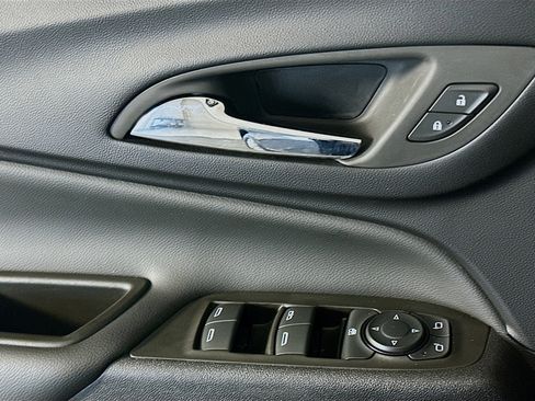 Used 2024 Chevrolet Equinox LT w/ LPO, Floor Liner Package image 15