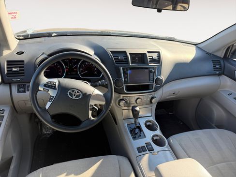 Used 2013 Toyota Highlander Plus image 15
