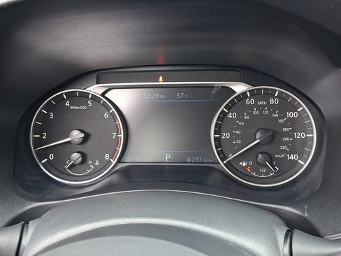 Used 2024 Nissan Altima 2.5 SV FWD image 26