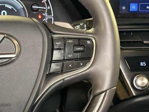 Used 2023 Lexus ES 300h Ultra Luxury w/ Accessory Package (Z2) image 18