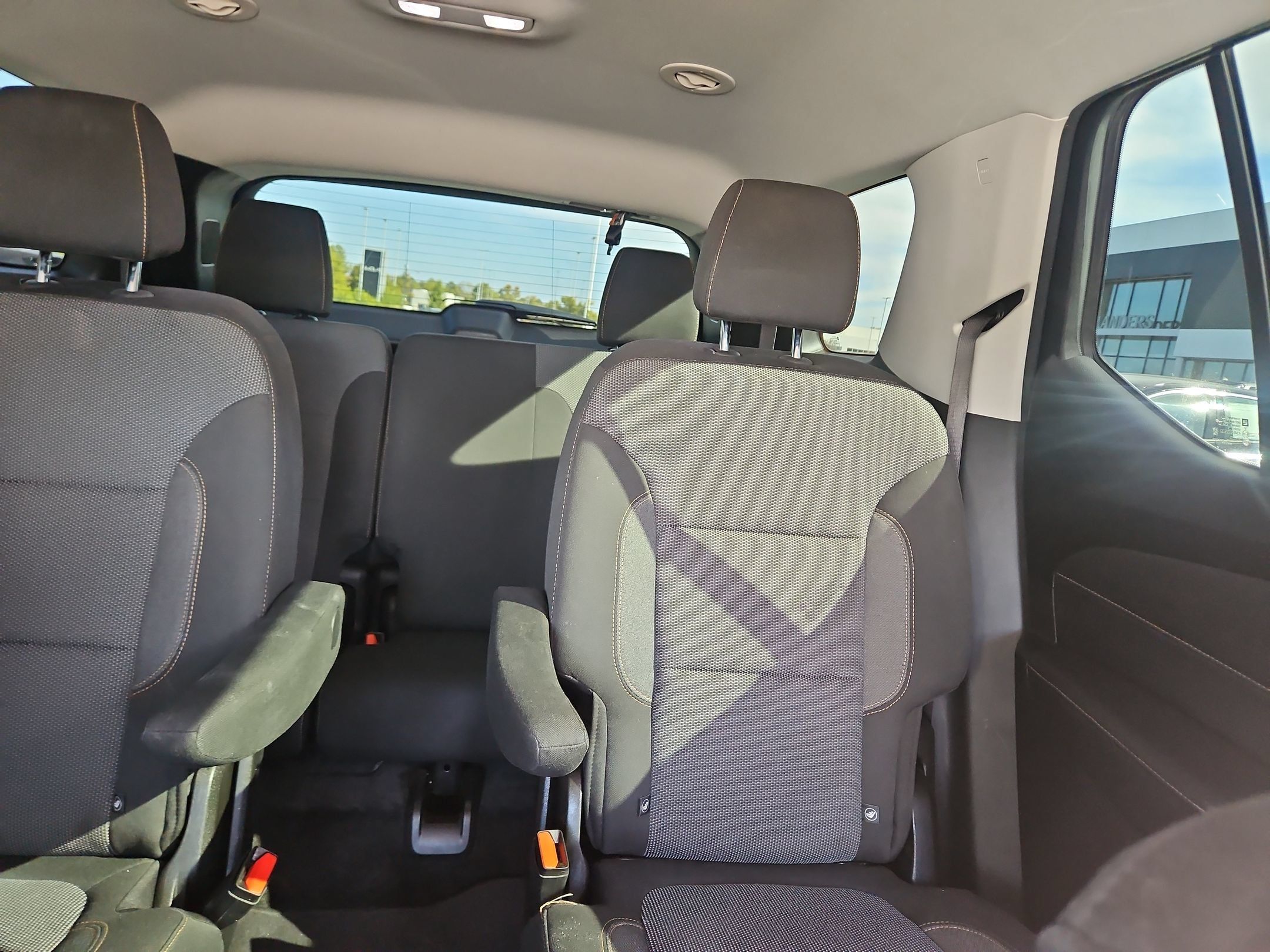 Used 2020 Chevrolet Traverse LT FWD image 14
