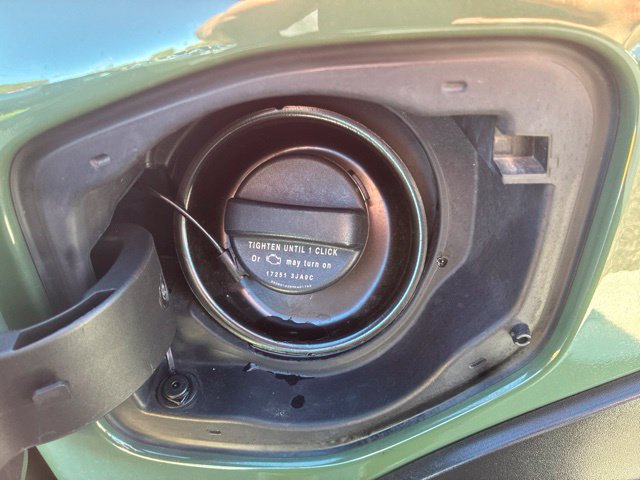 Used 2025 Nissan Frontier 4x4 Crew Cab image 5