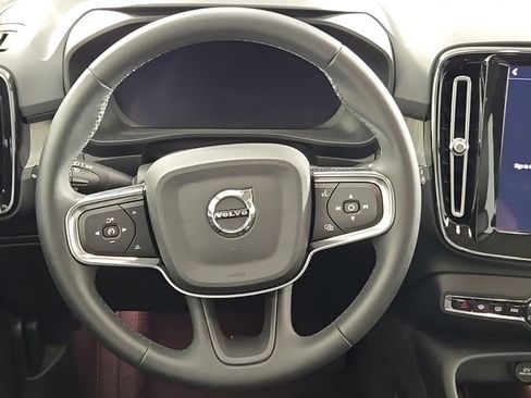 Used 2024 Volvo XC40 B5 Ultimate w/ Climate Package image 22