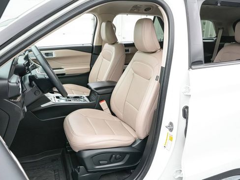 Certified 2024 Ford Explorer Limited w/ Equipment Group 301A AWD/4WD image 12