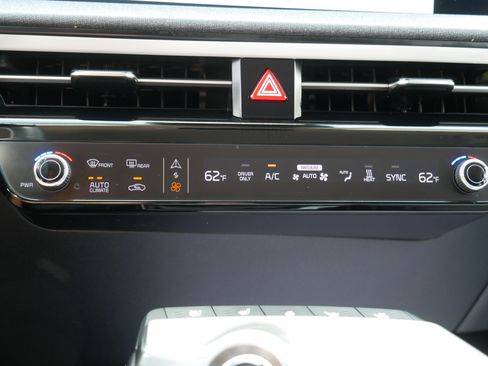 Certified 2023 Kia EV6 Wind AWD/4WD image 23