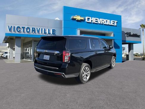 Used 2024 Chevrolet Suburban LT RWD image 6