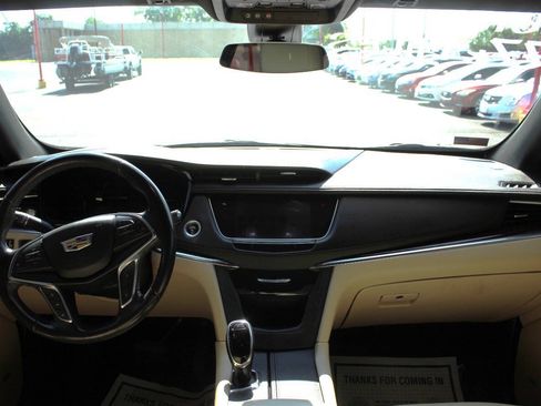 Used 2019 Cadillac XT5 Luxury FWD image 19