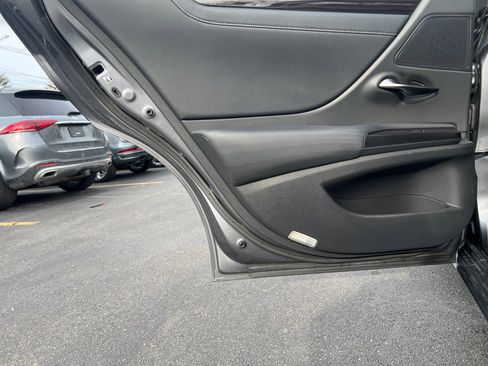 Used 2019 Lexus ES 300h image 11